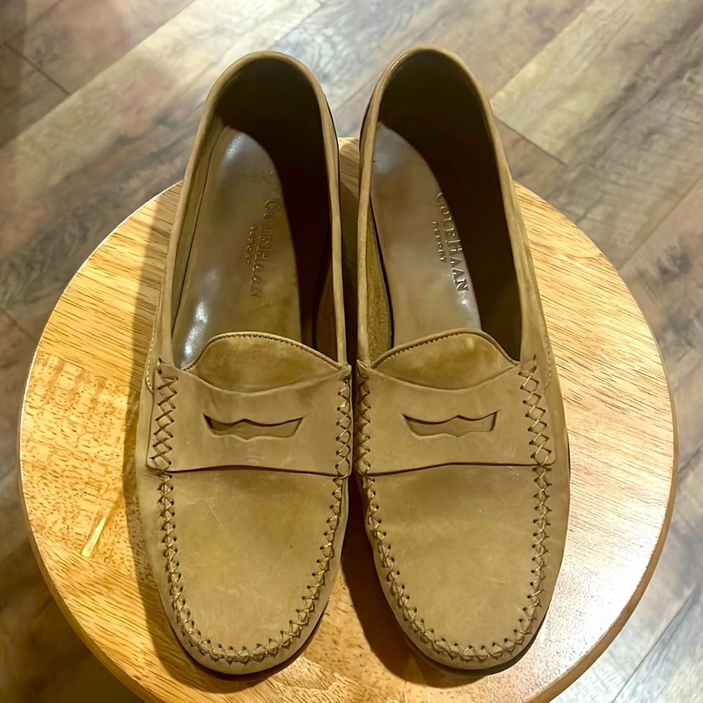 Cole Hann, men’s size 10.